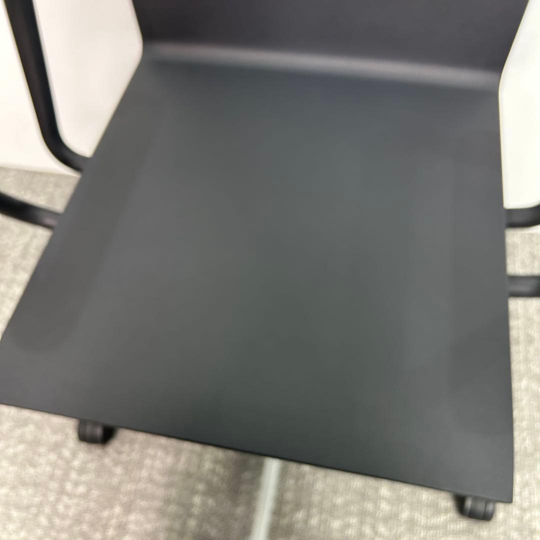 B 2016年　vitra　ヴィトラ　.04　オフィスチェア　アームレスト付き