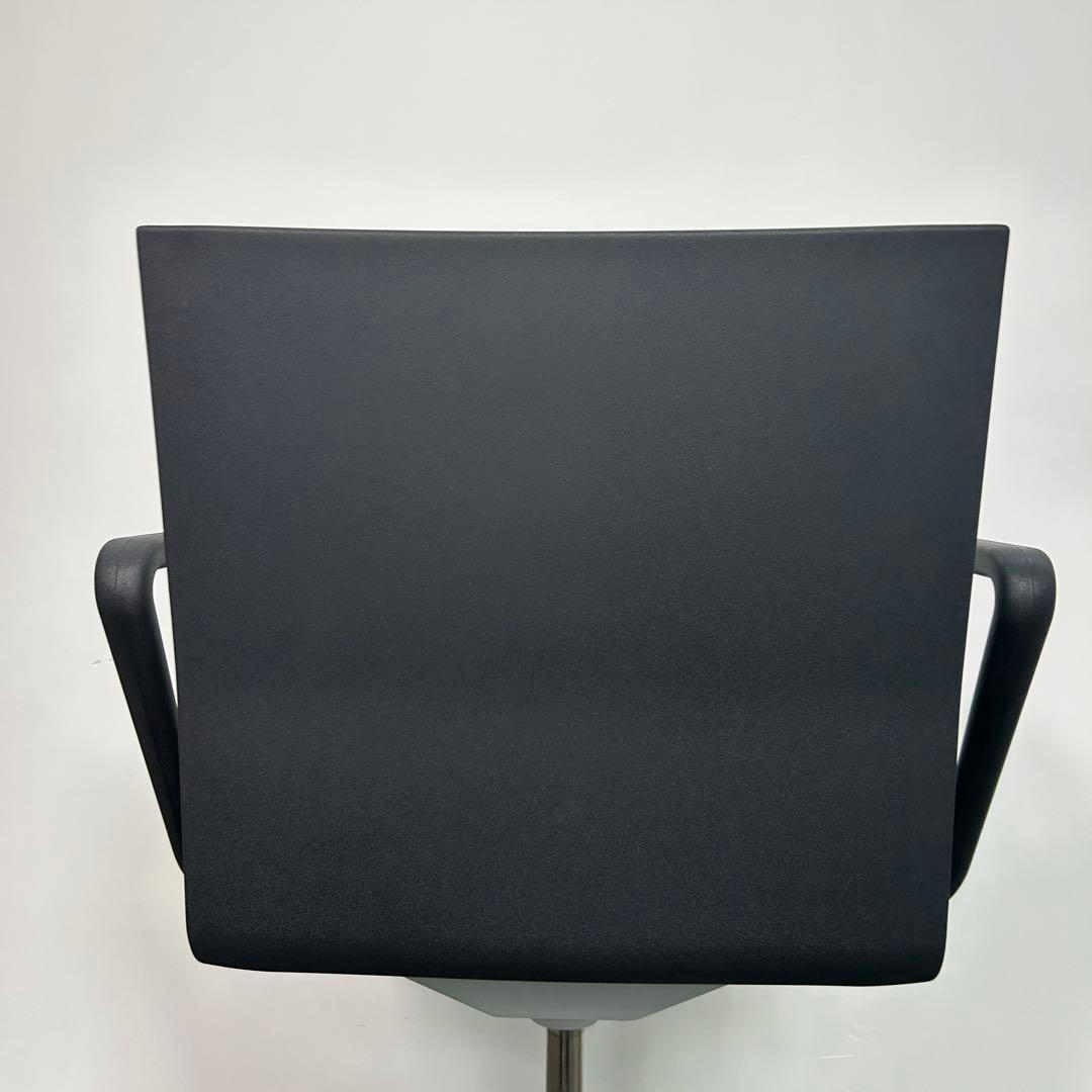 B 2016年　vitra　ヴィトラ　.04　オフィスチェア　アームレスト付き