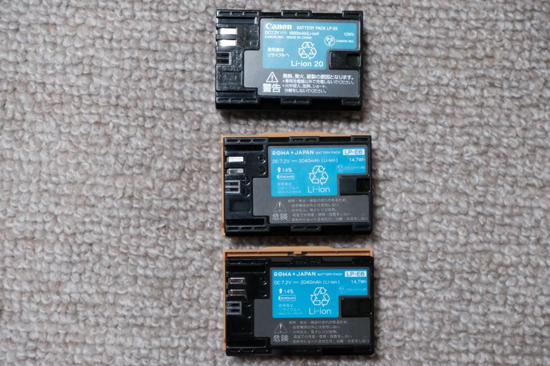 EOS 6D フルサイズ一眼レフ　付属品多数　オールドレンズ使用向き　追加品あり