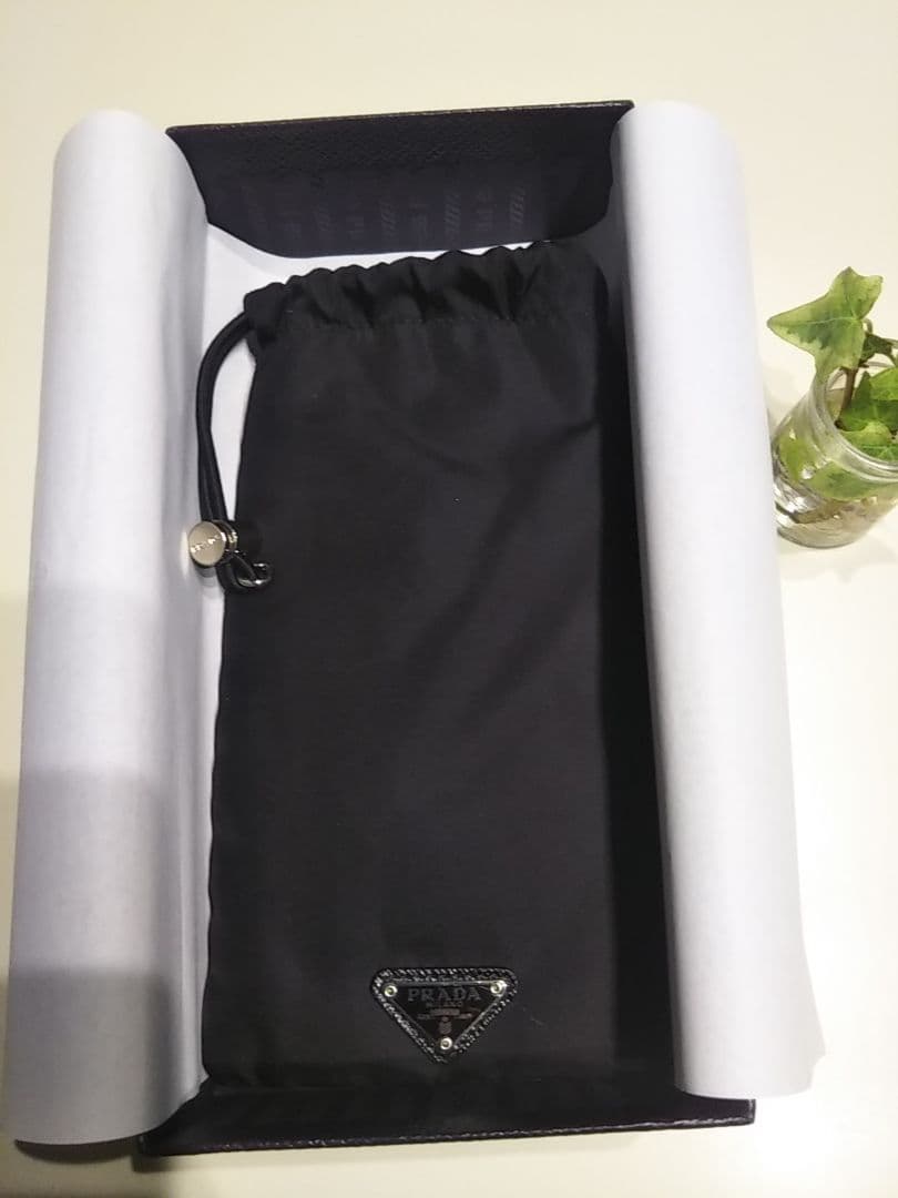 【期間限定】プラダ　スマートフォンケース