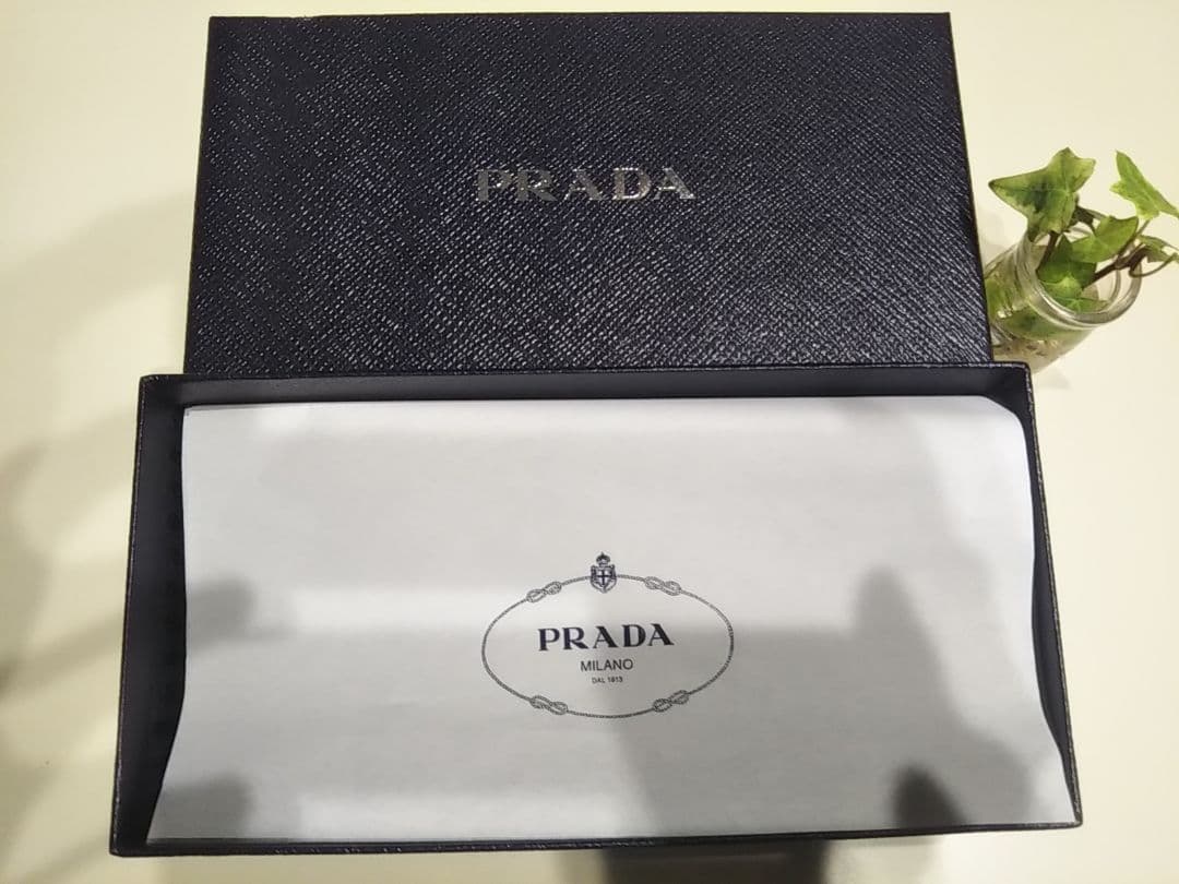 【期間限定】プラダ　スマートフォンケース