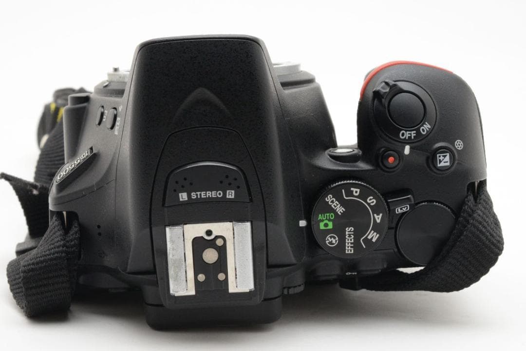 超美品 2437ショット　Nikon　D5500　ダブルレンズ　Wi-Fi搭載