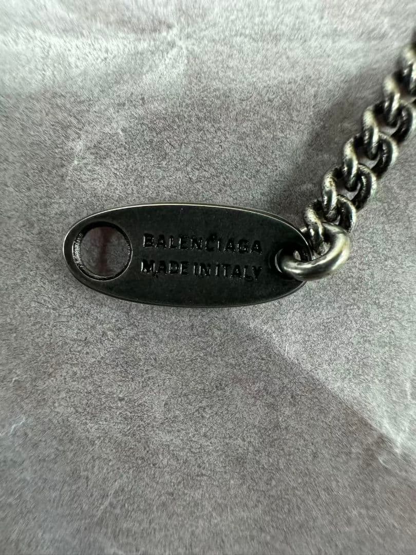 BALENCIAGA バッジ型ペンダント ネックレス 新品同様