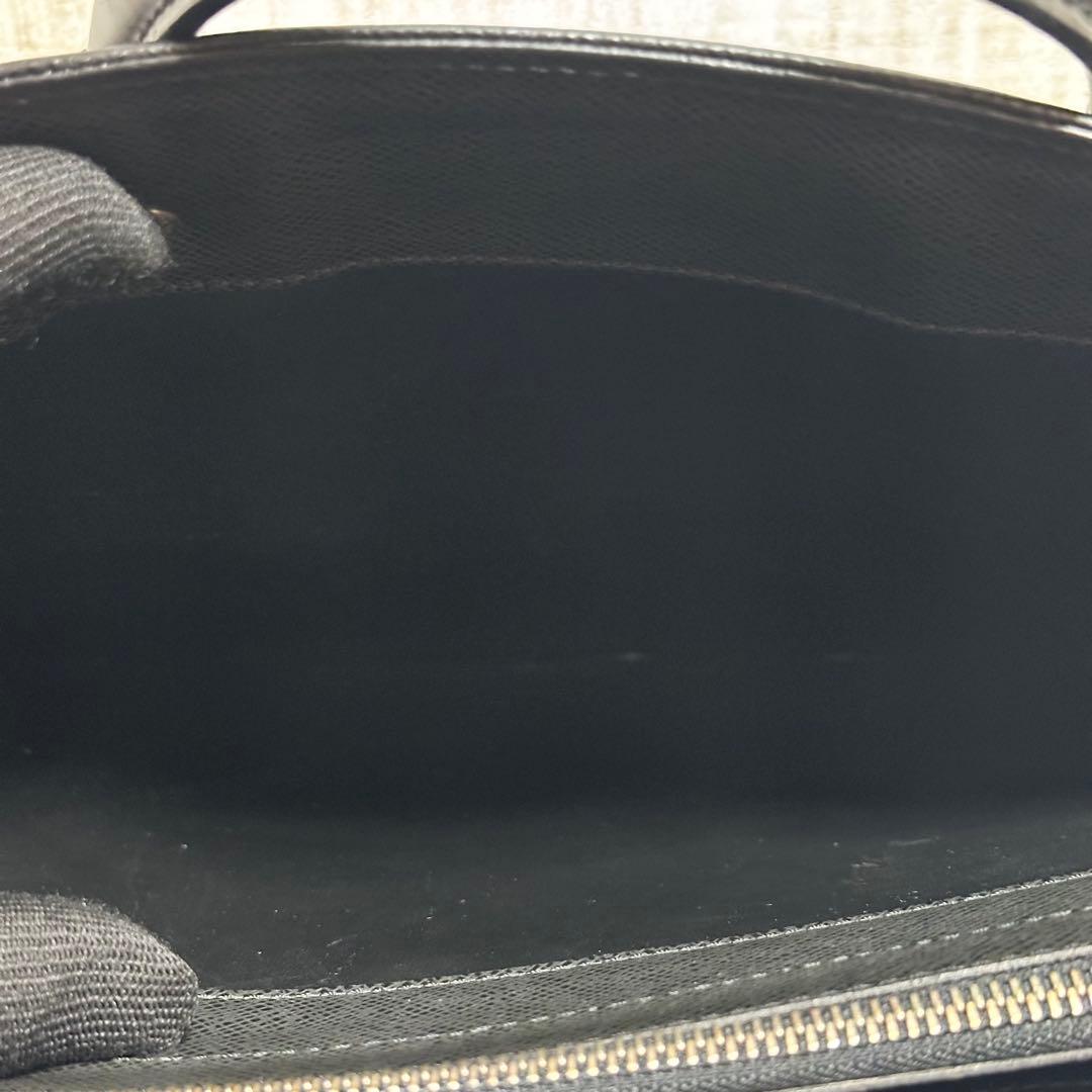 LOUIS VUITTON ルイヴィトン タイガ ポルトドキュマン ロザン