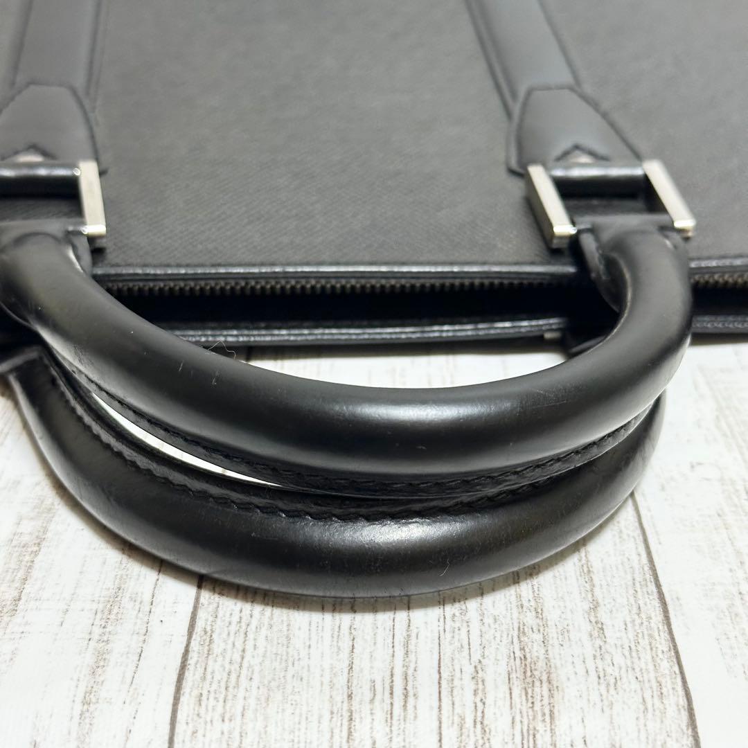 LOUIS VUITTON ルイヴィトン タイガ ポルトドキュマン ロザン