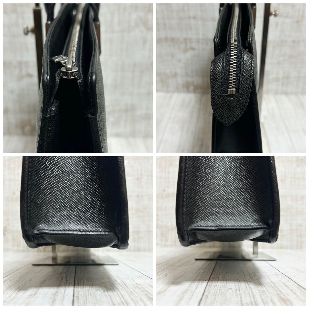 LOUIS VUITTON ルイヴィトン タイガ ポルトドキュマン ロザン