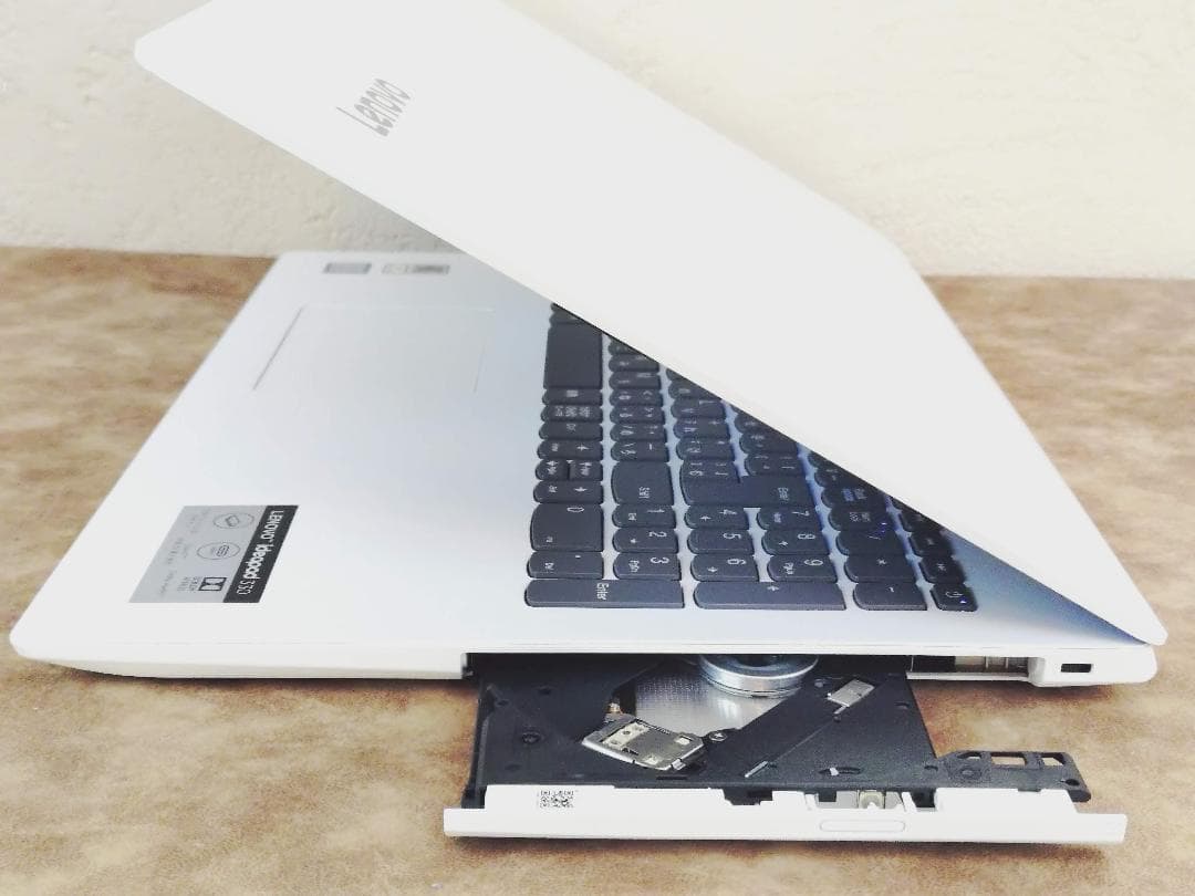 【美品】Lenovo IdeaPad 330 Core i7、メモリ20GB！