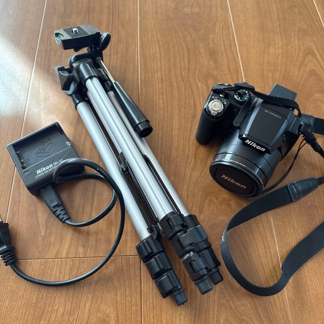 【Nikon】COOLPIX P90 充電器・三脚付き