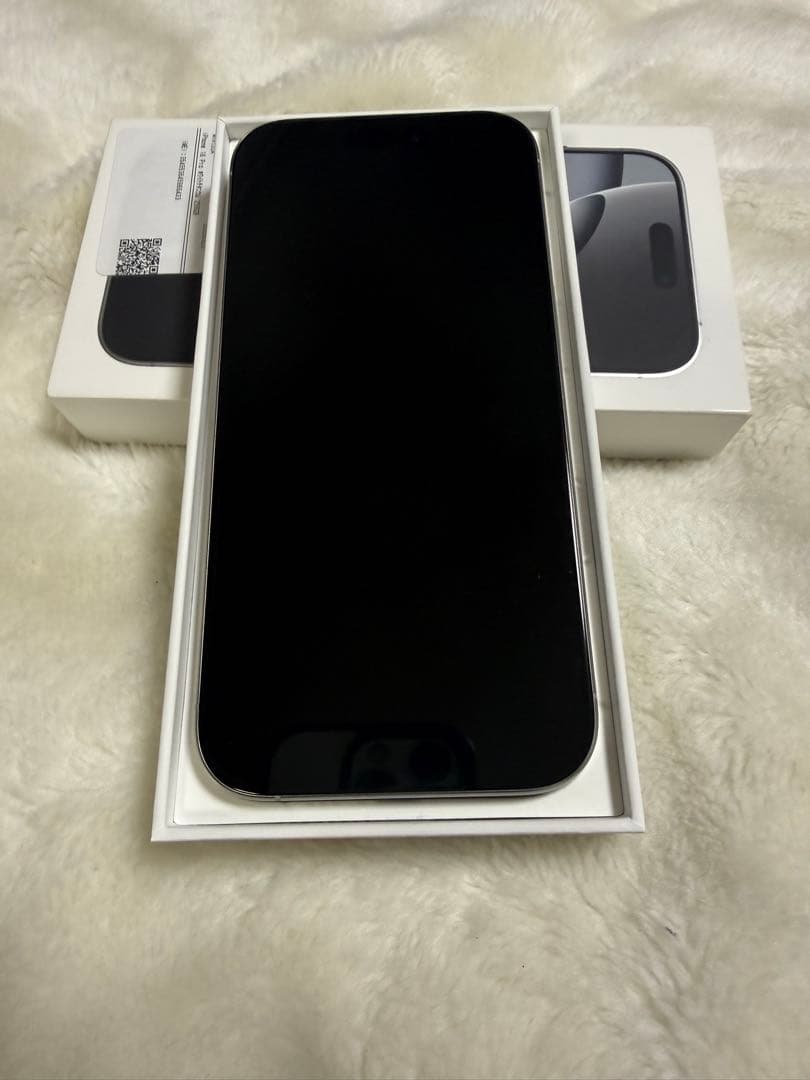 Apple iPhone 16Pro ホワイトチタニウム 限定保証あり