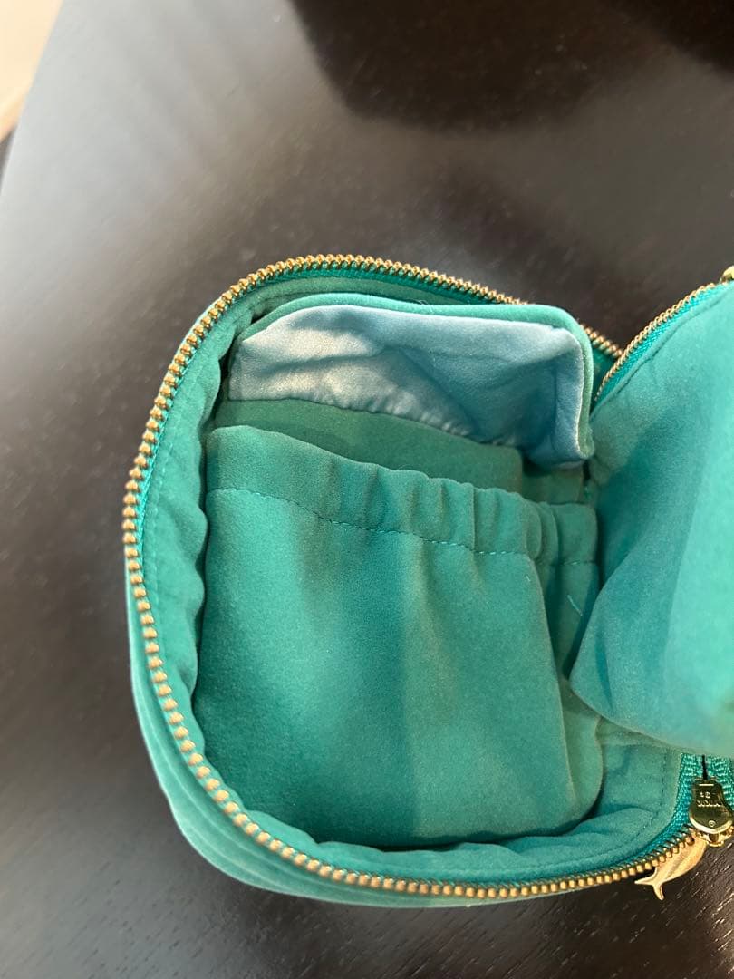 マリーエレヌドゥタイヤック　アクセサリーポーチ