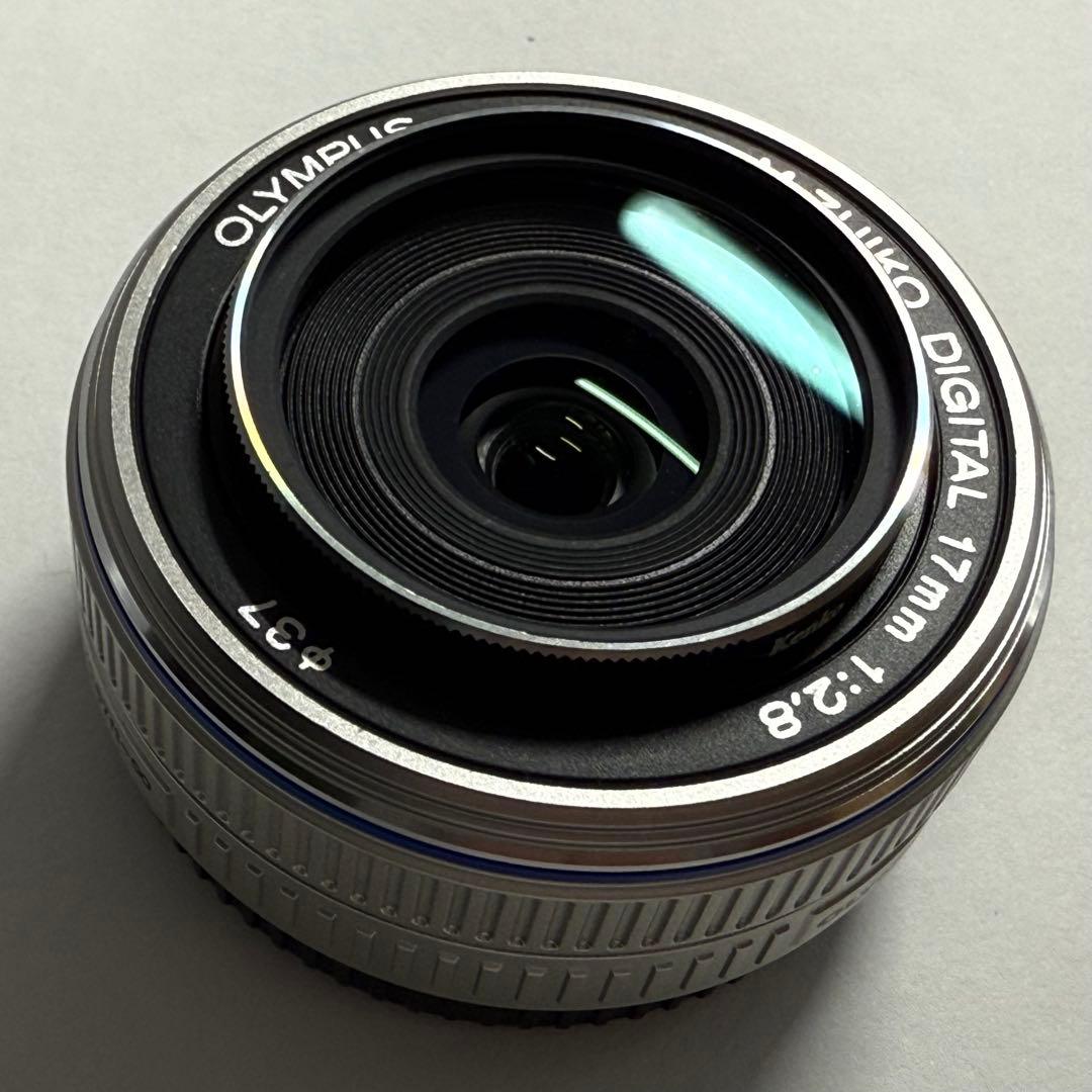 オリンパス M.ZUIKO DIGITAL 17mm f2.8 シルバー