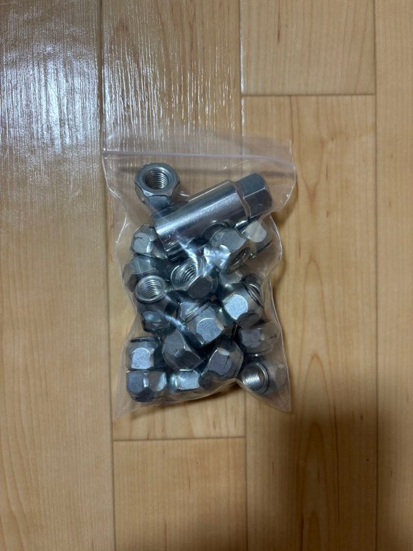 200系8型ハイエースワゴン　純正15インチ タイヤ ホイールセット