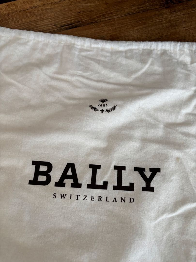 BALLY バリー レザー ボディバッグ／スリングバッグ ブラック 保存袋付き