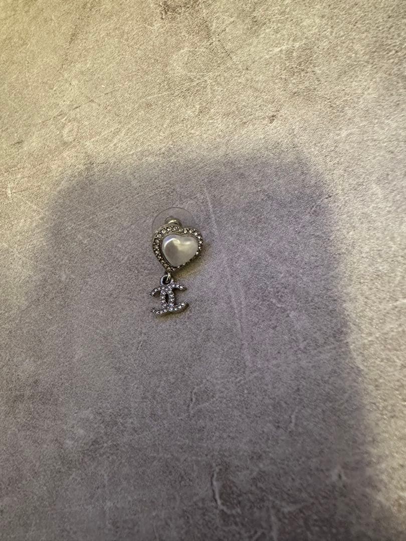 CHANEL シャネル シルバー ハート CCロゴ 片耳用ピアス 正規品