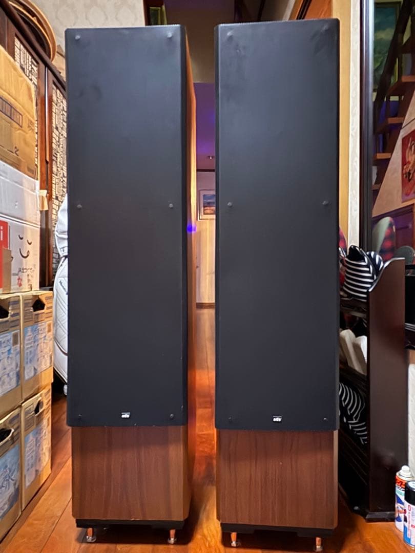 model M15 トールボーイ型フロアスピーカー