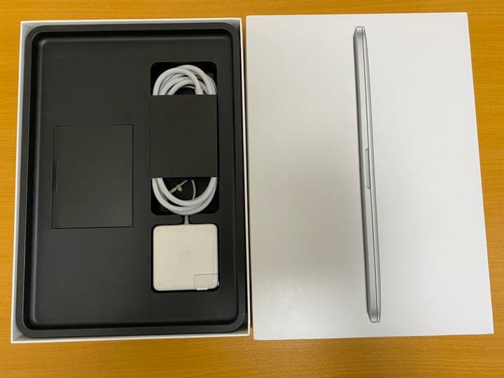 MacBook Pro ［MC976J/A］