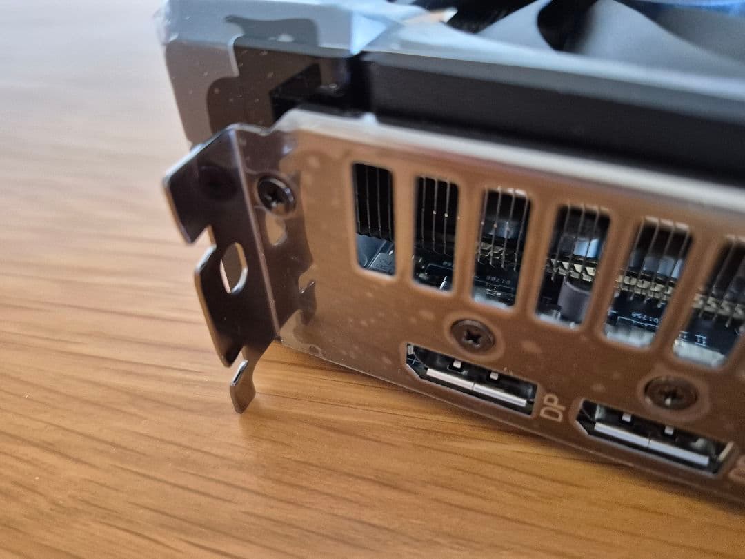 美品 ASUS Dual Radeon RX 9060 XT 8GB