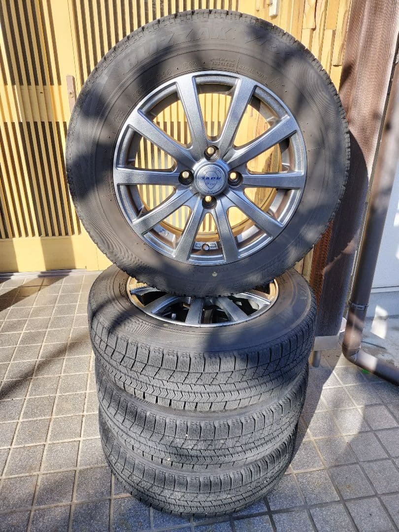 送料無料 美品【14インチ4本】【バリ溝】【165/70R14】ブリザックVRX