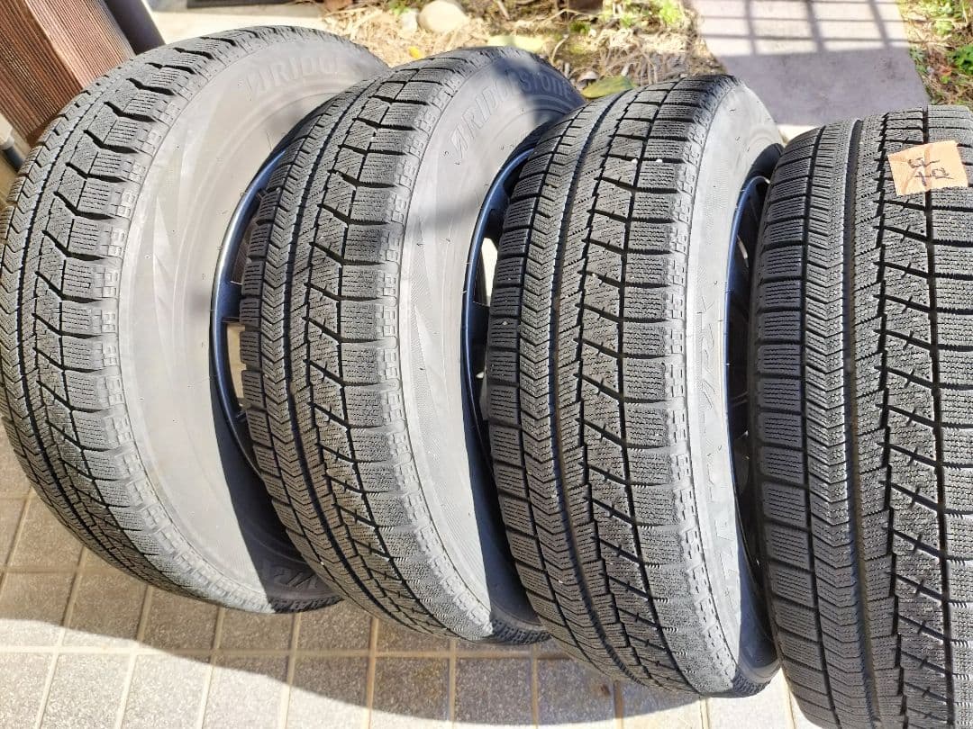送料無料 美品【14インチ4本】【バリ溝】【165/70R14】ブリザックVRX