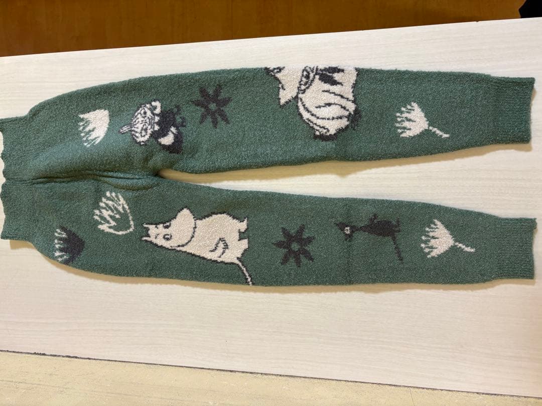 ムーミン　トリンプ　スロギー　インナートップとニットパンツ