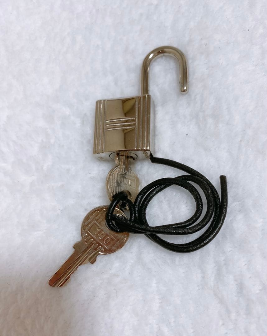 【ちー】HERMES カデナ 100番 パドロック 南京錠 鍵
