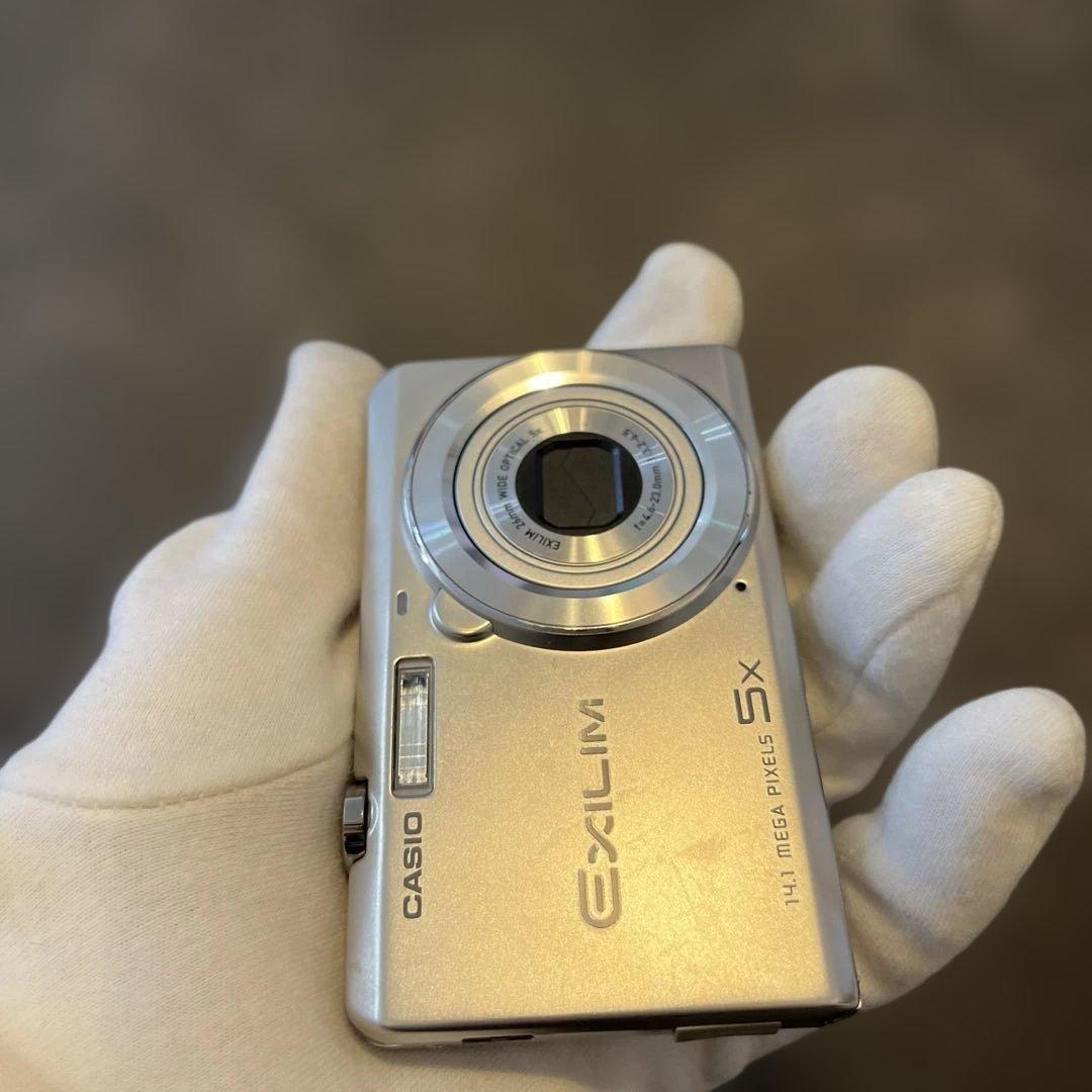 極美品 CASIO EXILIM EX-ZS10 シルバー カシオ 動作確認済み