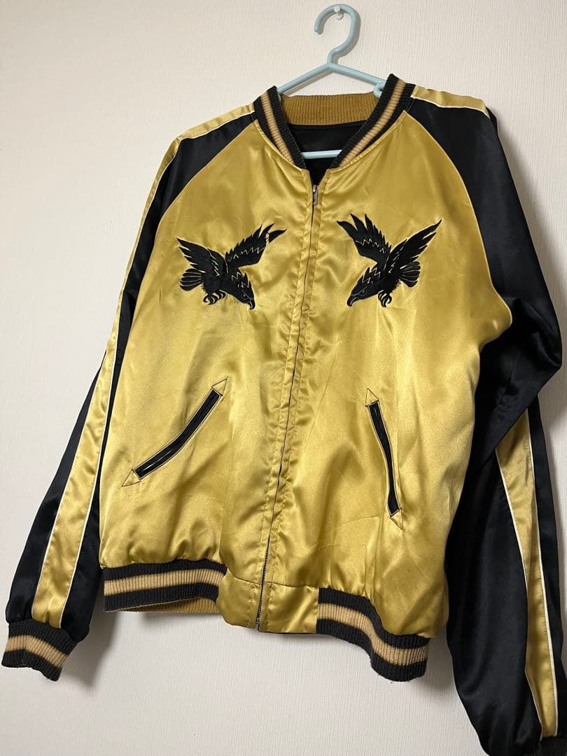 東洋エンタープライズ　スカジャン 刺繍デザイン 黒と金