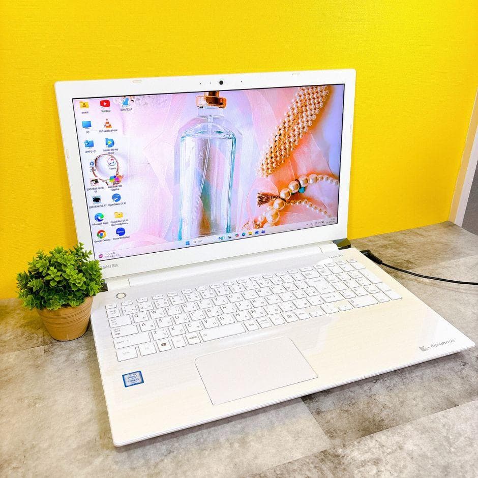 きれいな白❣ 新品SSD480✨カメラ付き ブルーレイ フルHD 薄型Win11