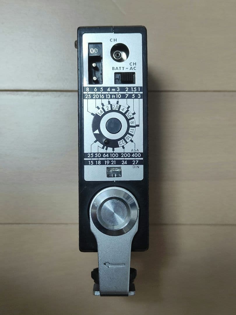 Nikomat EL フィルム一眼レフカメラ、 レンズ、ストロボ　3点セット