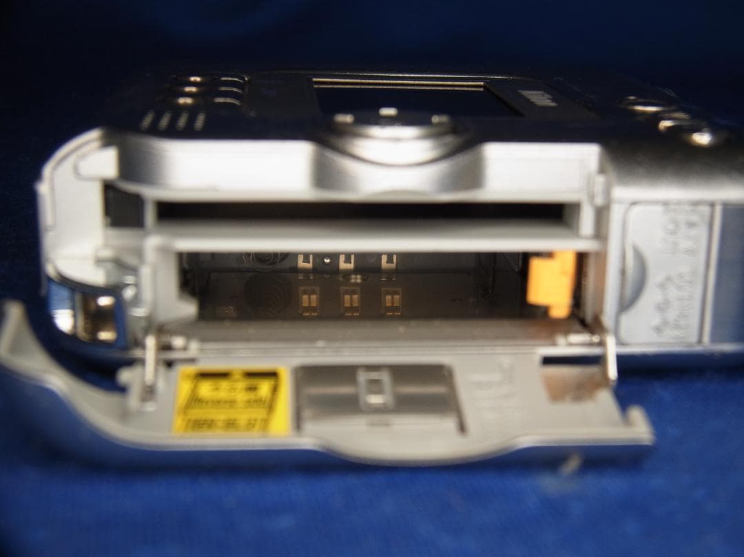 #3431 COOLPIX SQ & 2500 Nikon スイバル機 2台