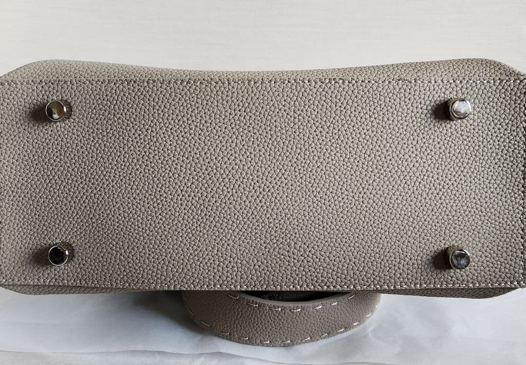 ★☆ so4store デボネア スモール ハンドバッグ　グレージュ