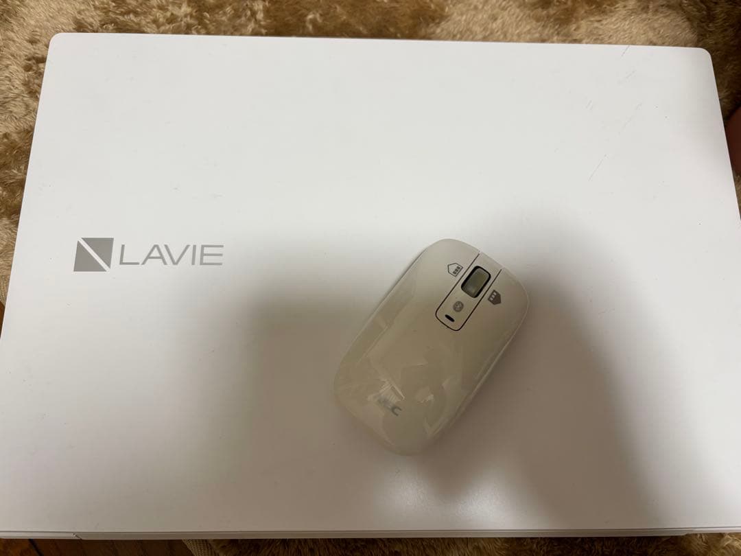 LAVIE 15.6インチノートPC ホワイト 第8世代