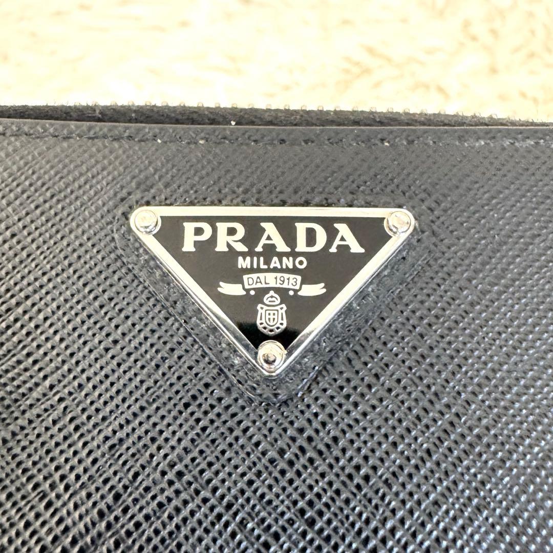美品 現行 PRADA サフィアーノトライアングル ケースRFID搭載