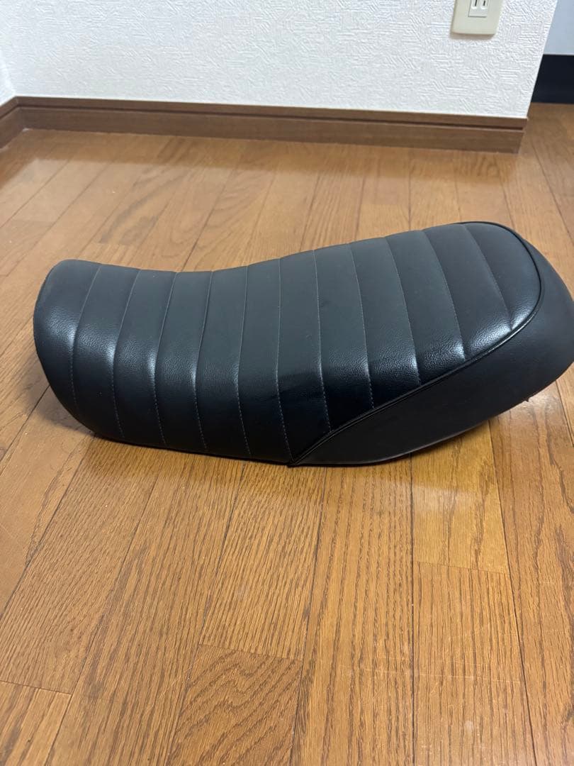 エイプ50（キャブ）タックロール　シート