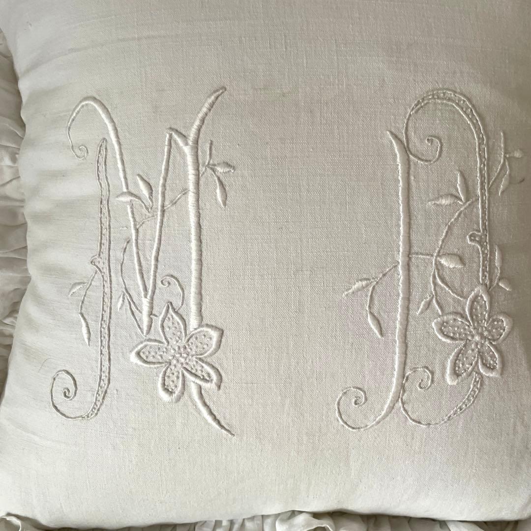 フランスアンティークモノグラムファブリックリメイク　クッション