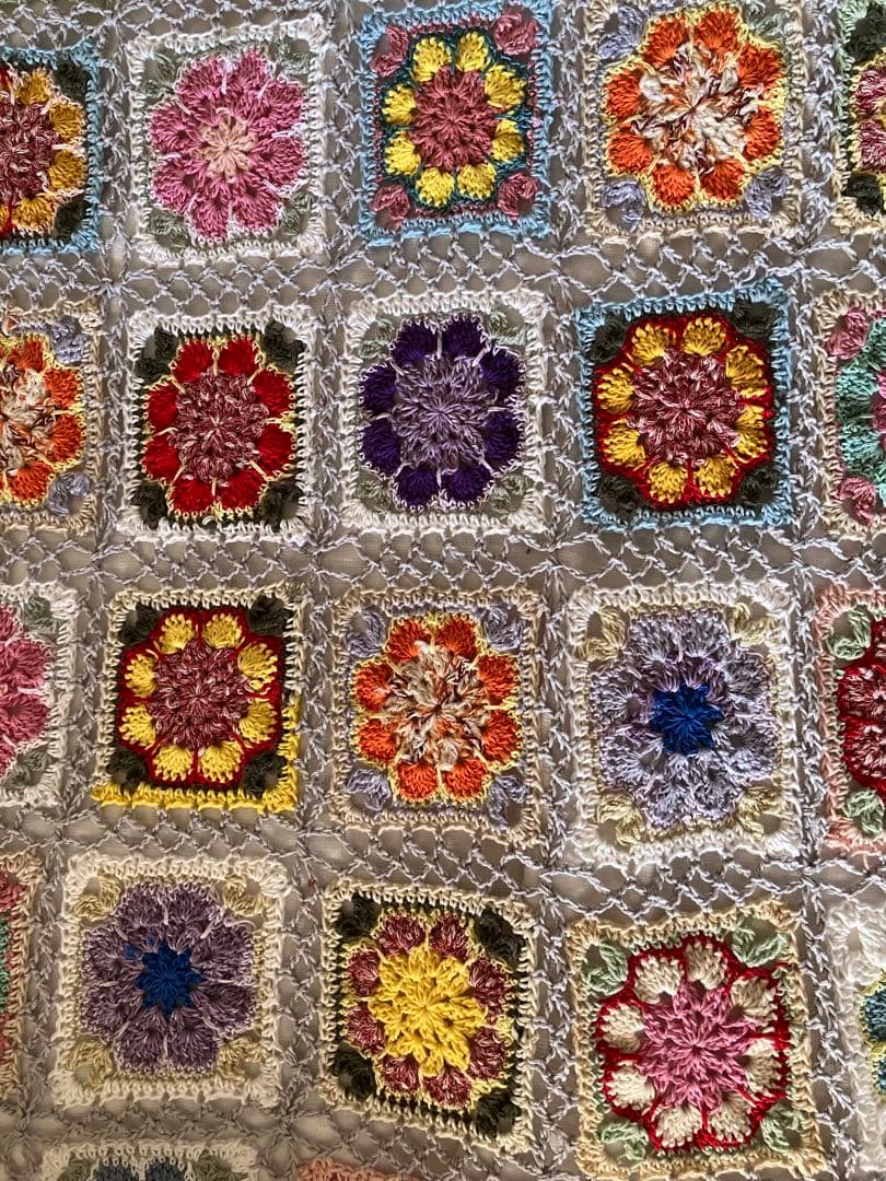 8月末までセール！　寄付対象品♪ モチーフ編み　ベッドカバー