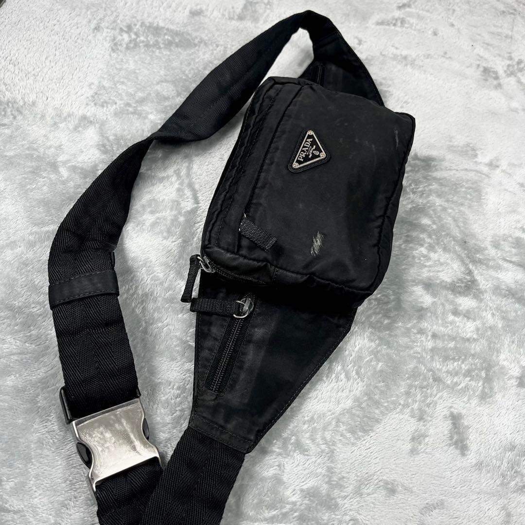 Prada プラダ ボディバッグ ブラック 黒 ナイロン 斜め掛け◎ 三角ロゴ
