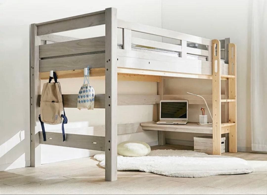 ☆木製ロフトベッド☆ ホワイト　グリーンはしご　テーブル付き！