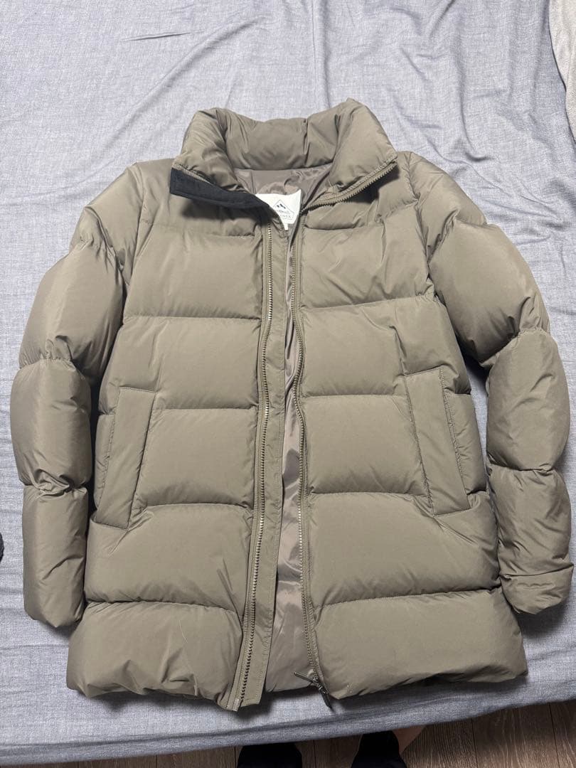 週末セール 美品 新品同様PYRENEES ダウンジャケット カーキ メンズ