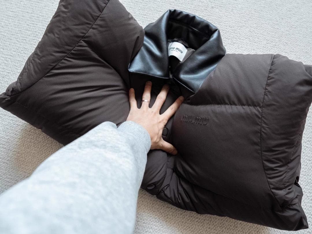 MIU MIUオーバーサイズ ダウンジャケット ブラウン