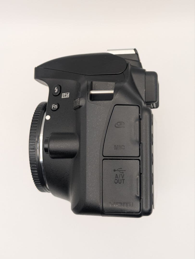 Nikon　D3300 ＋レンズ　(18-135) S数603回