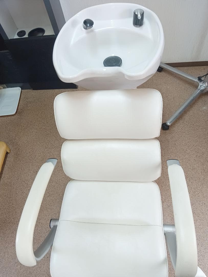 【取りに来れる方限定】タカラベルモントシャンプー台 フロアステップ付き 美容室