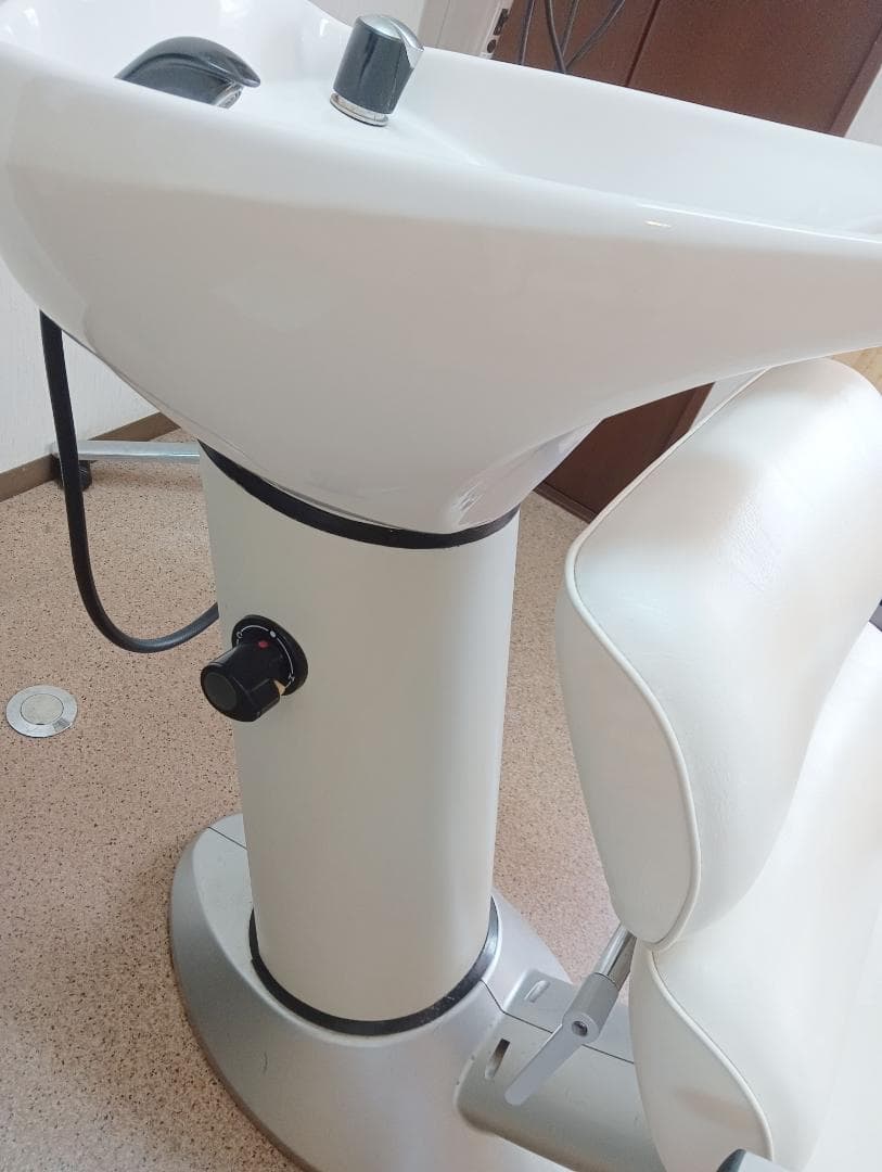 【取りに来れる方限定】タカラベルモントシャンプー台 フロアステップ付き 美容室