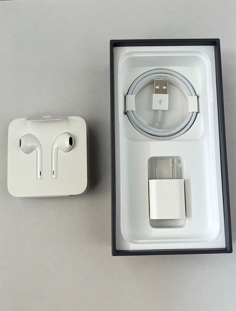 美品 iPhone8 64GB スペースグレー