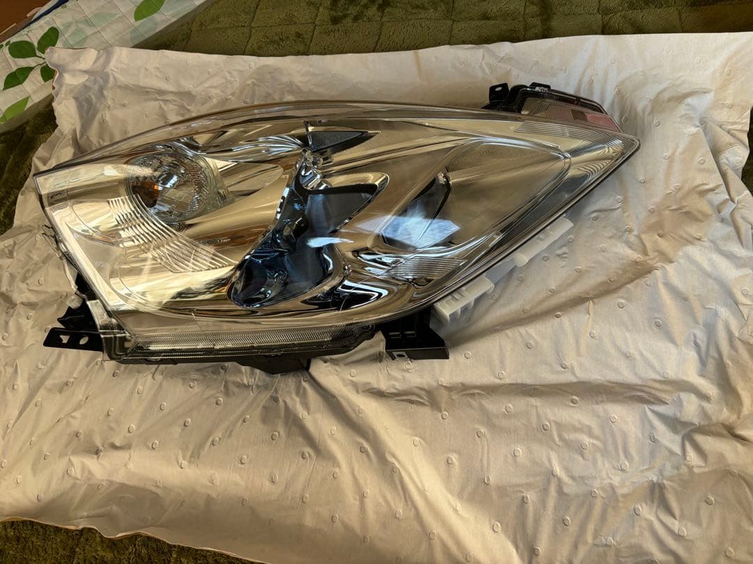 日産リーフZE0右ヘッドライトASSY新品未使用