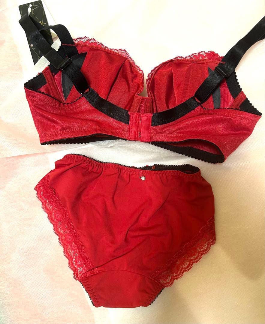 WACOALサルート75女優ブラＤ65＆ショーツＭ