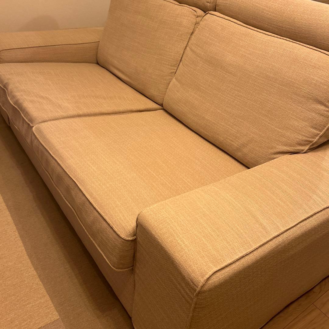 レイ　IKEA 心地よいKIVIKベージュの2人掛けソファ