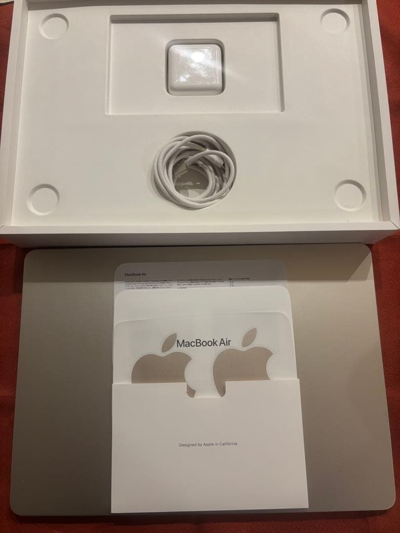 MacBook Air 13.6 MLY23J/A シルバー フィルム付　極美品