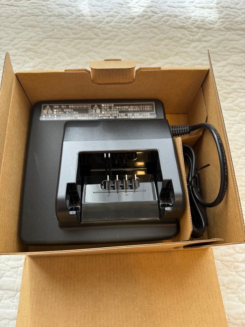 【新品未使用】Panasonic NKJ075Z バッテリー充電器