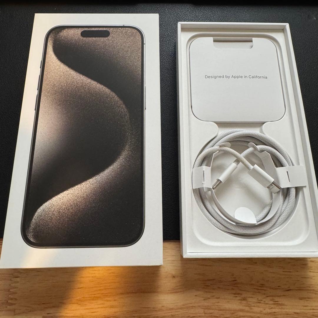 iPhone 15 Pro ナチュラルチタニウム 256 GB SIMフリー